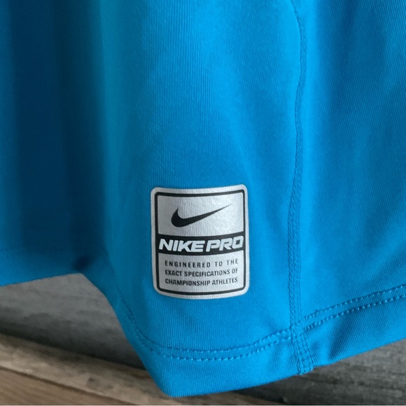 Nike Pro Fitted Women's Workout Tank Dri-Fit Blue size Large 12/14 (C1) - Picture 4 of 7